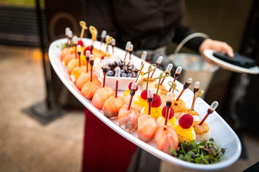 Bandeja de sushi para celebración de eventos