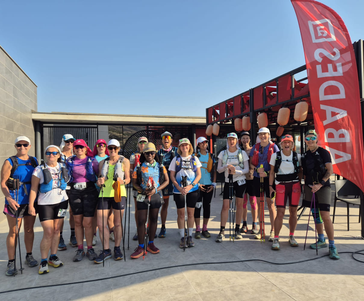 Participantes de la Al Andalus Ultimate Trail 2025 listos para afrontar una de las pruebas más exigentes del trail running europeo, rodeados de los paisajes únicos de Loja y su comarca.